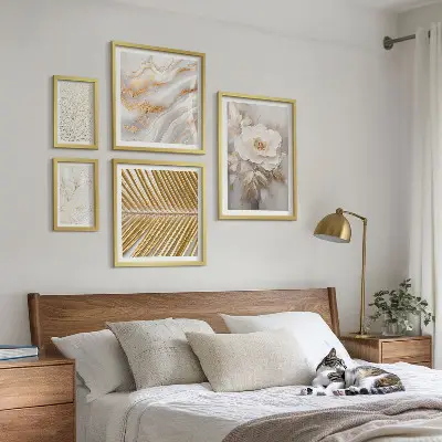 Galéria obrazov na stenu so štýlovými kvetinovými motívmi