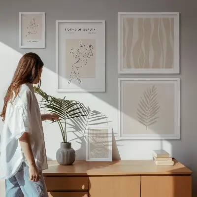 Galéria obrazov na stenu s motívmi v minimalistickom štýle