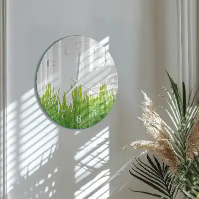 Okrúhle sklenené hodiny na stenu Tráva