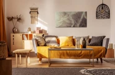 Obývačka v štýle boho – zariadenie a inšpirácia pre umeleckú premenu interiéru